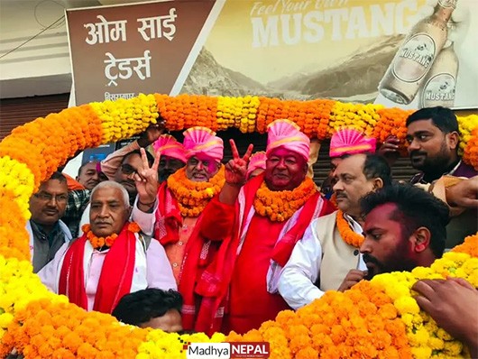 बारा क्षेत्र न.४ मा श्रेष्ठ र सोनललाई १५१ किलोको माला लगाएर स्वागत